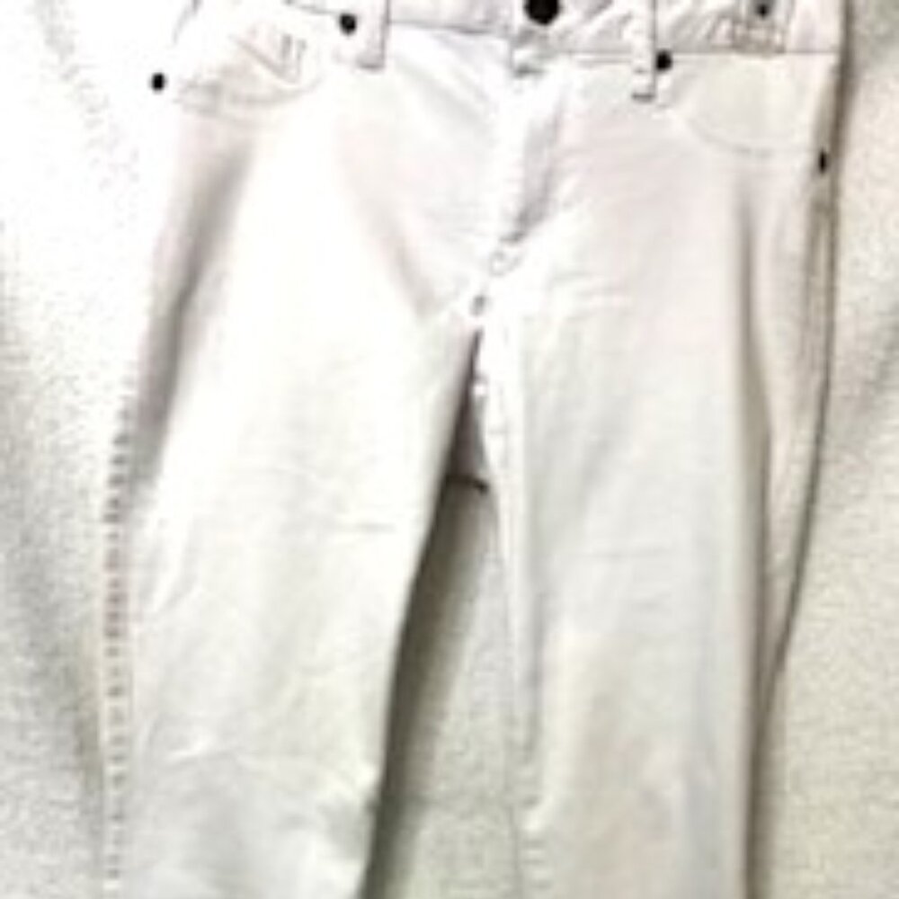 1822 Denim brand white ankle length cuffed jeans.  Previously loved Size 6